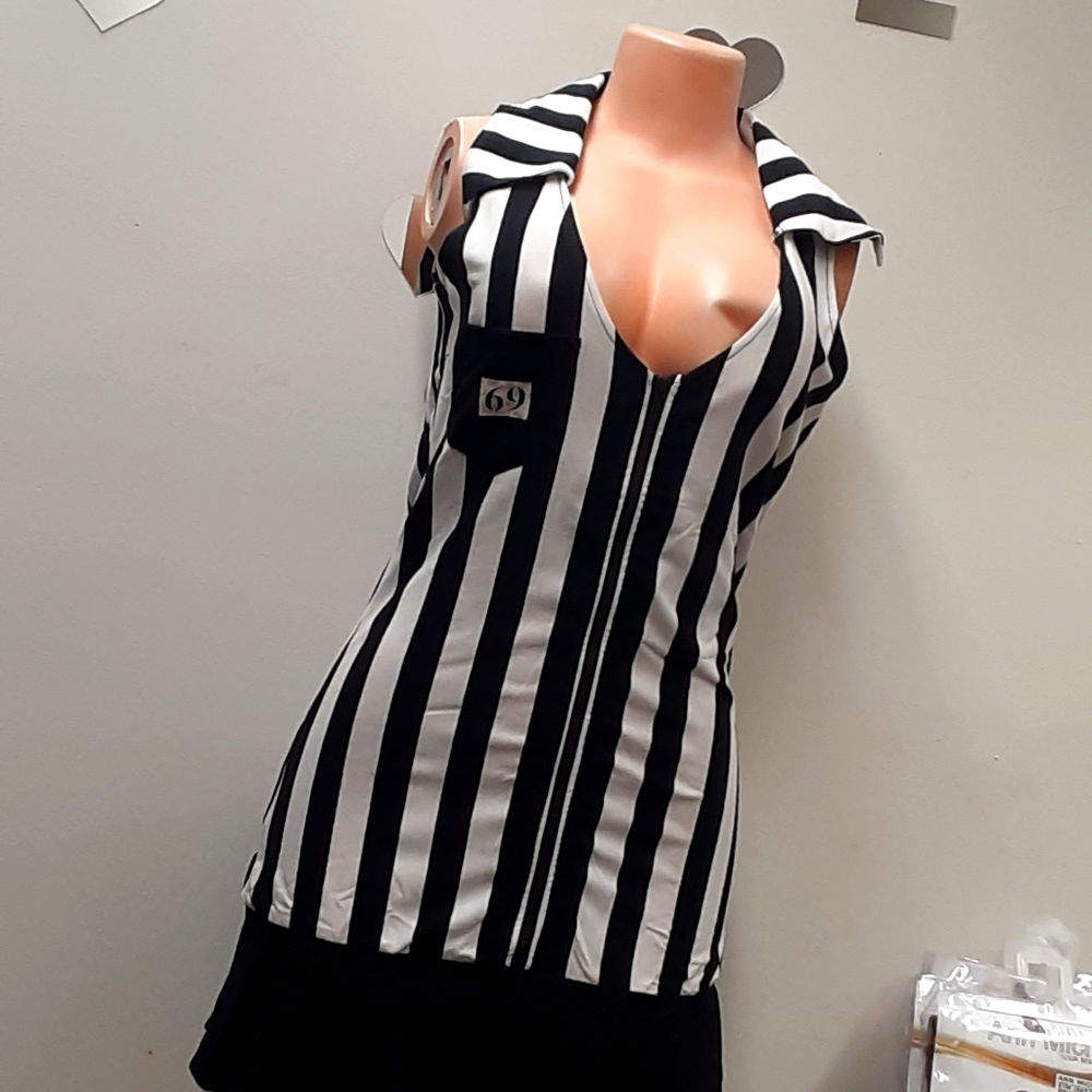 Referee costume
